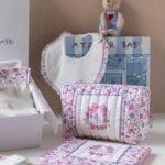 طقم حقيبة مع منظم أدوات الطفل من اتيلييه بابي - زهور صغيرة (وردية)