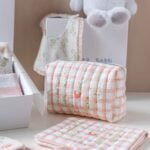 طقم حقيبة مع منظم أدوات الطفل من اتيلييه بابي - الفراولة