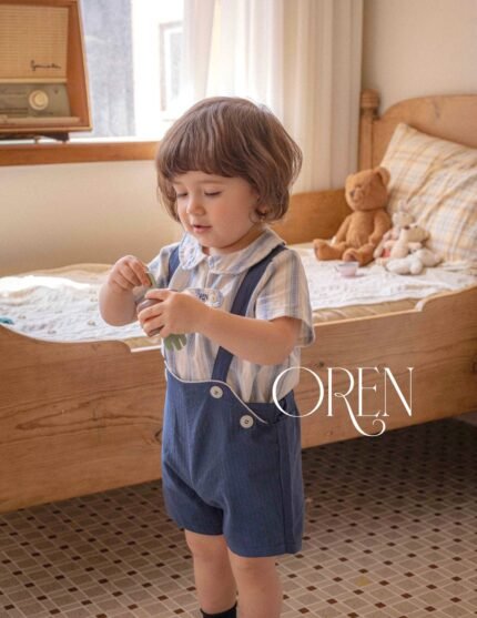 افرول كحلي مع قميص مخطط من OREN
