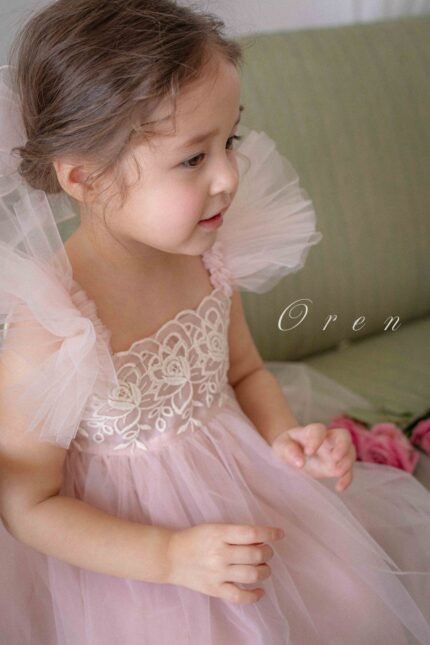فستان من التور الناعم من OREN