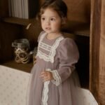 فستان بناتي بطبقه تور ناعمه و الدانتيل الراقي  مع كاب بونية-اللون وردي