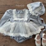 فستان بناتي بطبقه تور ناعمه و الدانتيل الراقي  مع كاب بونية-اللون رمادي