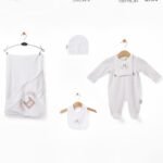 طقم ولادي ٤ قطع بني