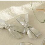 Silver ribbon pins (قطعتين ف الطقم  )