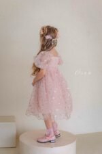 فستان التور محبوك بالورد الناعم ( وردي _ اصفر ) - Image 5