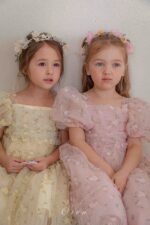 فستان التور محبوك بالورد الناعم ( وردي _ اصفر ) - Image 2