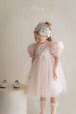 فستان من التور الناعم و الدانتيل - Image 4